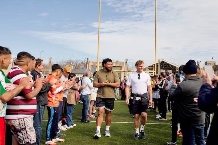 los-all-blacks-visitaron-una-carcel-antes-del-debut-ante-los-pumas-2 Los All Blacks visitaron una cárcel antes del debut ante Los Pumas