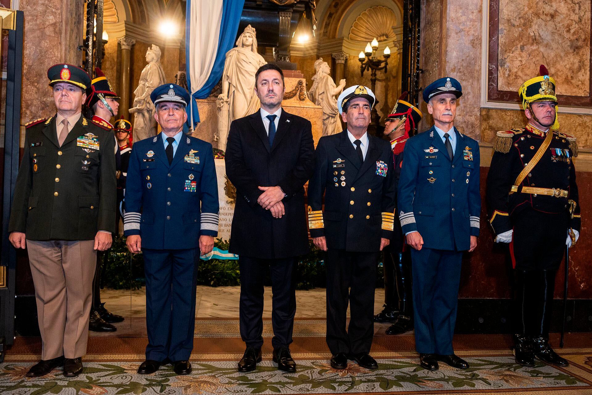 milei-se-mostro-con-petri-tras-la-confirmacion-de-su-candidatura-en-mendoza-1 Milei se mostró con Petri tras la confirmación de su candidatura en Mendoza