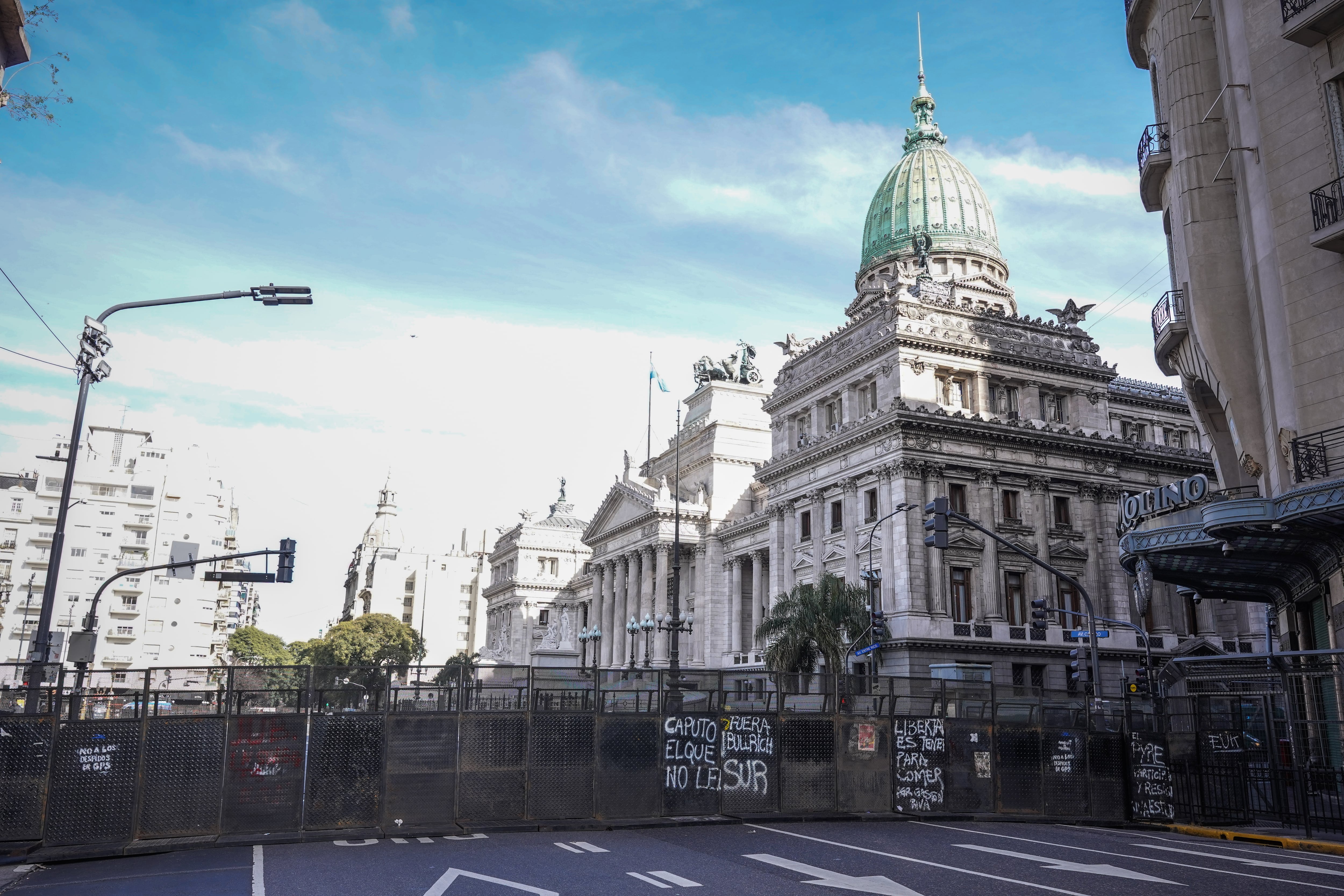 otro-miercoles-de-tension-en-el-congreso-varias-agrupaciones-marchan-y-hay-un-importante-operativo-policial Otro miércoles de tensión en el Congreso: varias agrupaciones marchan y hay un importante operativo policial