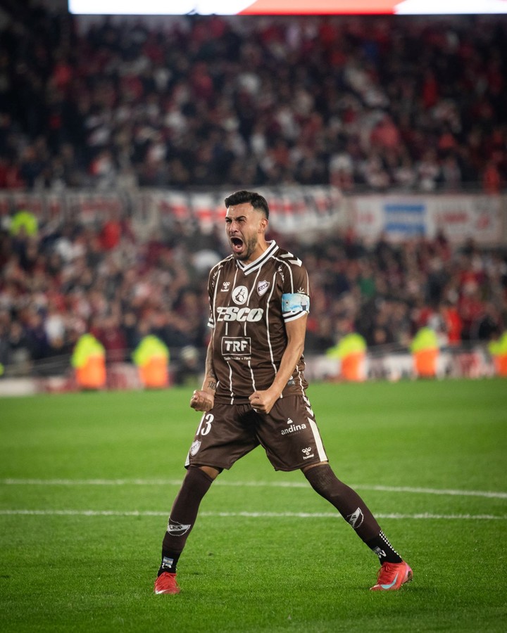 platense-anuncio-la-renovacion-de-nacho-vazquez-pese-a-que-boca-y-racing-mostraron-interes-2 Platense anunció la renovación de Nacho Vázquez, pese a que "Boca y Racing mostraron interés"
