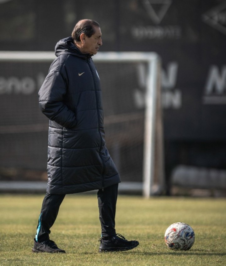 ramon-diaz-duro-un-suspiro-en-olimpia-1 Ramón Díaz duró un suspiro en Olimpia