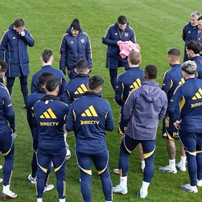 se-sube-al-avion-la-imagen-del-jugador-de-boca-que-vuela-a-europa-este-martes-4 Se sube al avión: la imagen del jugador de Boca que vuela a Europa este martes