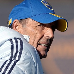 se-sube-al-avion-la-imagen-del-jugador-de-boca-que-vuela-a-europa-este-martes-7 Se sube al avión: la imagen del jugador de Boca que vuela a Europa este martes