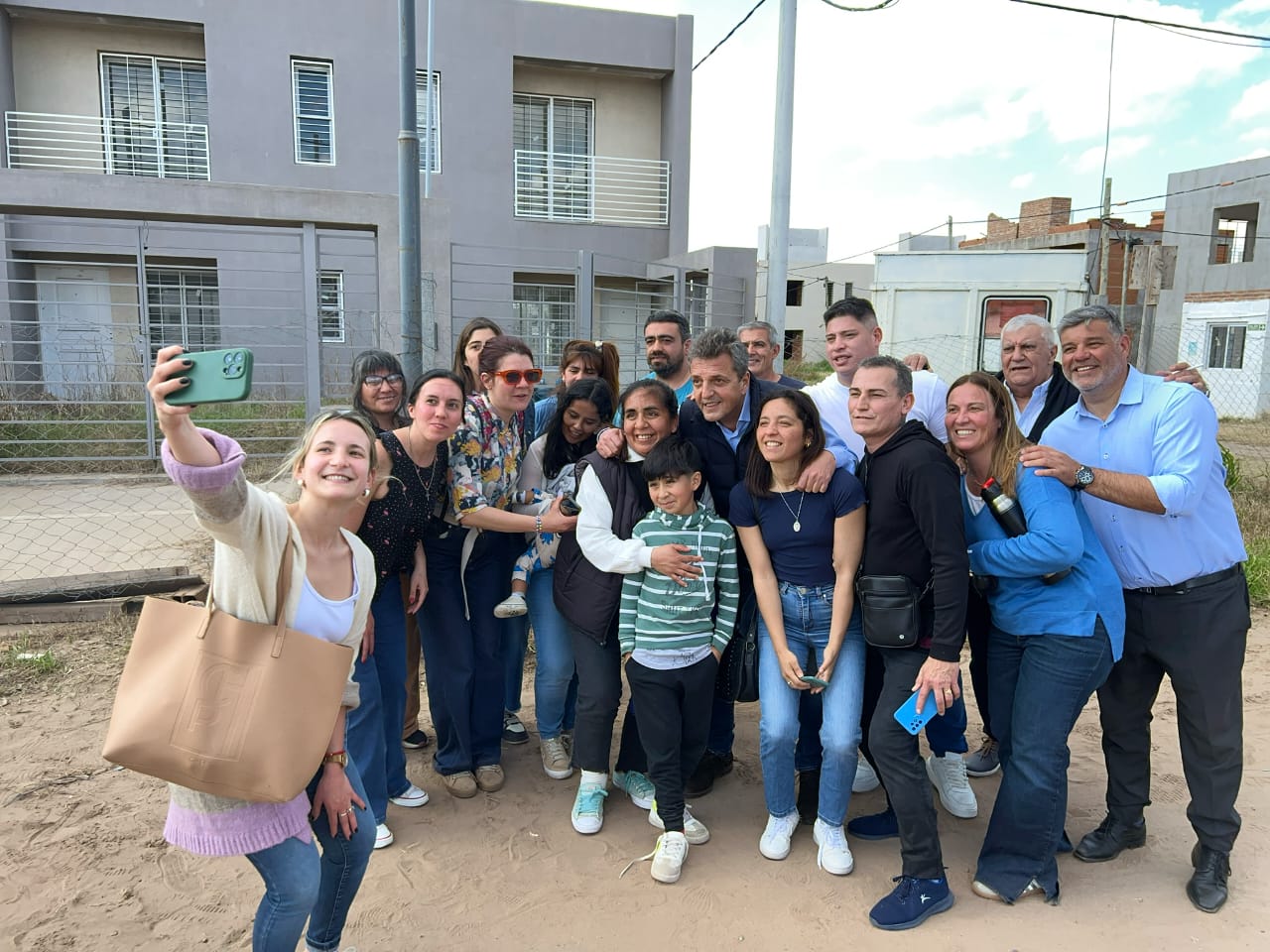 sergio-massa-acompano-a-los-candidatos-del-frente-renovador-y-abogo-por-la-unidad-del-peronismo-en-el-tramo-final-de-la-campana-1 Sergio Massa acompañó a los candidatos del Frente Renovador y abogó por la unidad del peronismo en el tramo final de la campaña