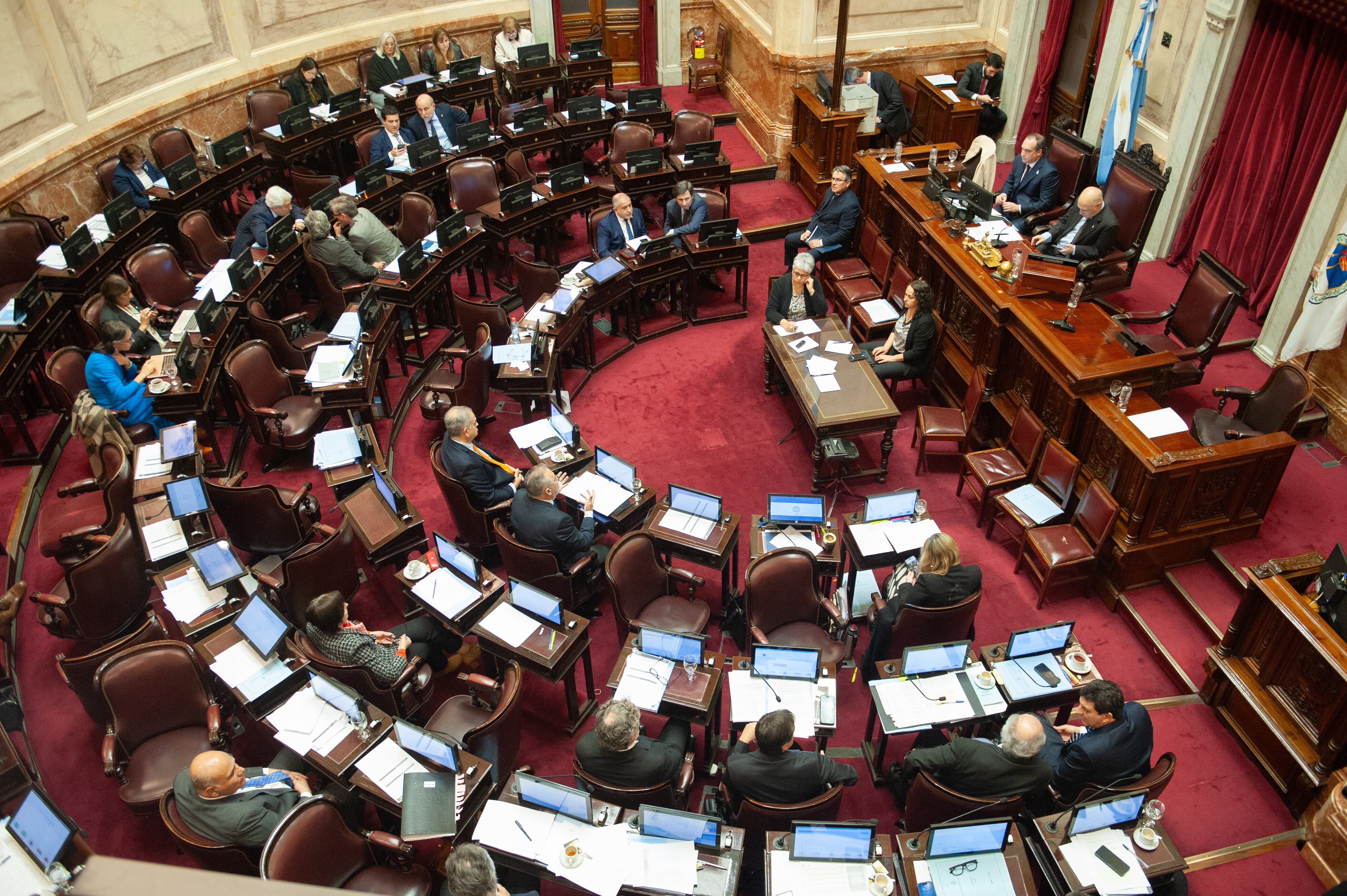 uno-por-uno-como-votaron-los-senadores-en-el-rechazo-a-los-decretos-que-desregulaban-organismos-publicos Uno por uno, cómo votaron los senadores en el rechazo a los decretos que desregulaban organismos públicos