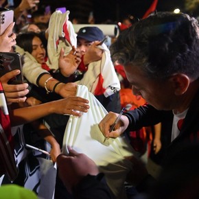 videos-el-multitudinario-recibimiento-a-river-en-mendoza-para-la-copa-argentina-2 Videos: el multitudinario recibimiento a River en Mendoza para la Copa Argentina