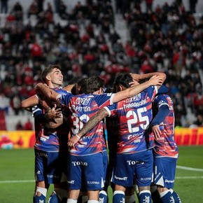 videos-el-multitudinario-recibimiento-a-river-en-mendoza-para-la-copa-argentina-5 Videos: el multitudinario recibimiento a River en Mendoza para la Copa Argentina