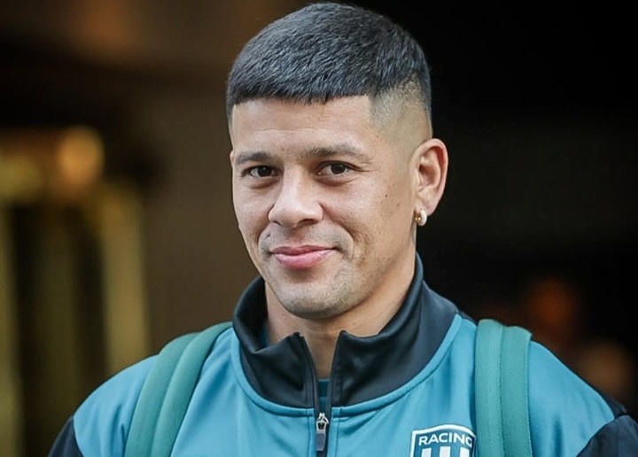 ya-en-uruguay-los-primeros-autografos-y-fotos-de-rojo-con-los-hinchas-de-racing-3 Ya en Uruguay, los primeros autógrafos y fotos de Rojo con los hinchas de Racing