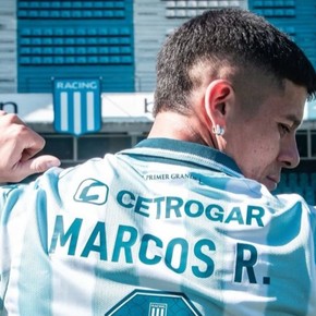 ya-en-uruguay-los-primeros-autografos-y-fotos-de-rojo-con-los-hinchas-de-racing-6 Ya en Uruguay, los primeros autógrafos y fotos de Rojo con los hinchas de Racing