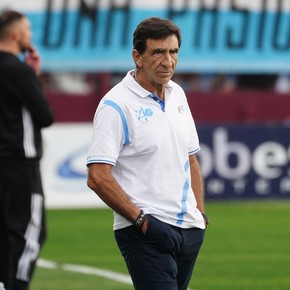ya-en-uruguay-los-primeros-autografos-y-fotos-de-rojo-con-los-hinchas-de-racing-8 Ya en Uruguay, los primeros autógrafos y fotos de Rojo con los hinchas de Racing