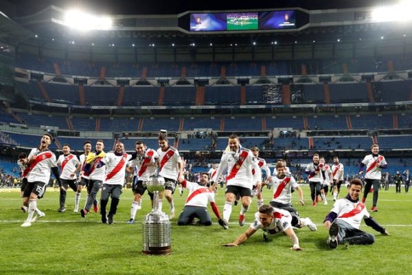 Ahí te dejo, Madrid: River y el desafío tardío por componer nuevas canciones