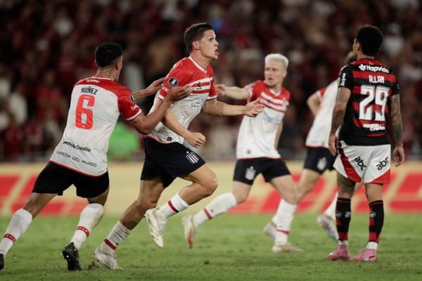 Carrillo le dio vida a Estudiantes: de «somos los del segundo tiempo» a «la serie está abierta»