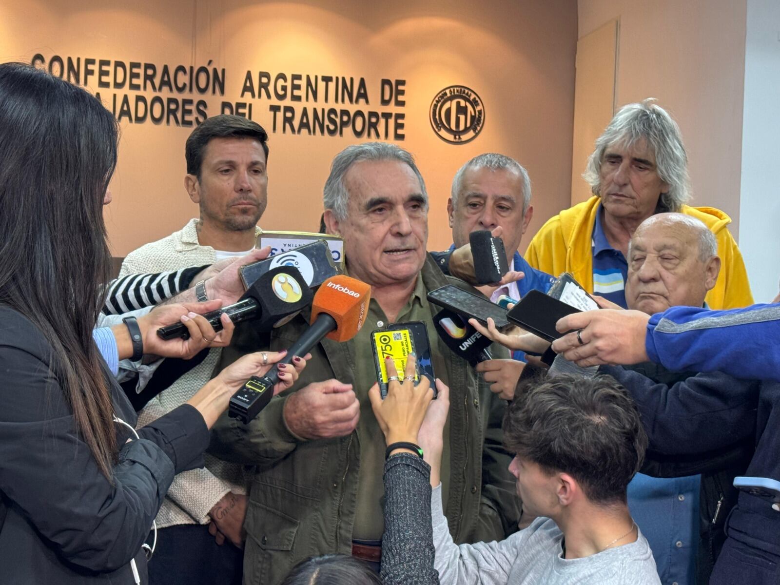 como-efecto-del-triunfo-bonaerense-del-pj-el-ala-dura-del-sindicalismo-debatira-nuevas-acciones-contra-el-gobierno-3 Como efecto del triunfo bonaerense del PJ, el ala dura del sindicalismo debatirá nuevas acciones contra el Gobierno