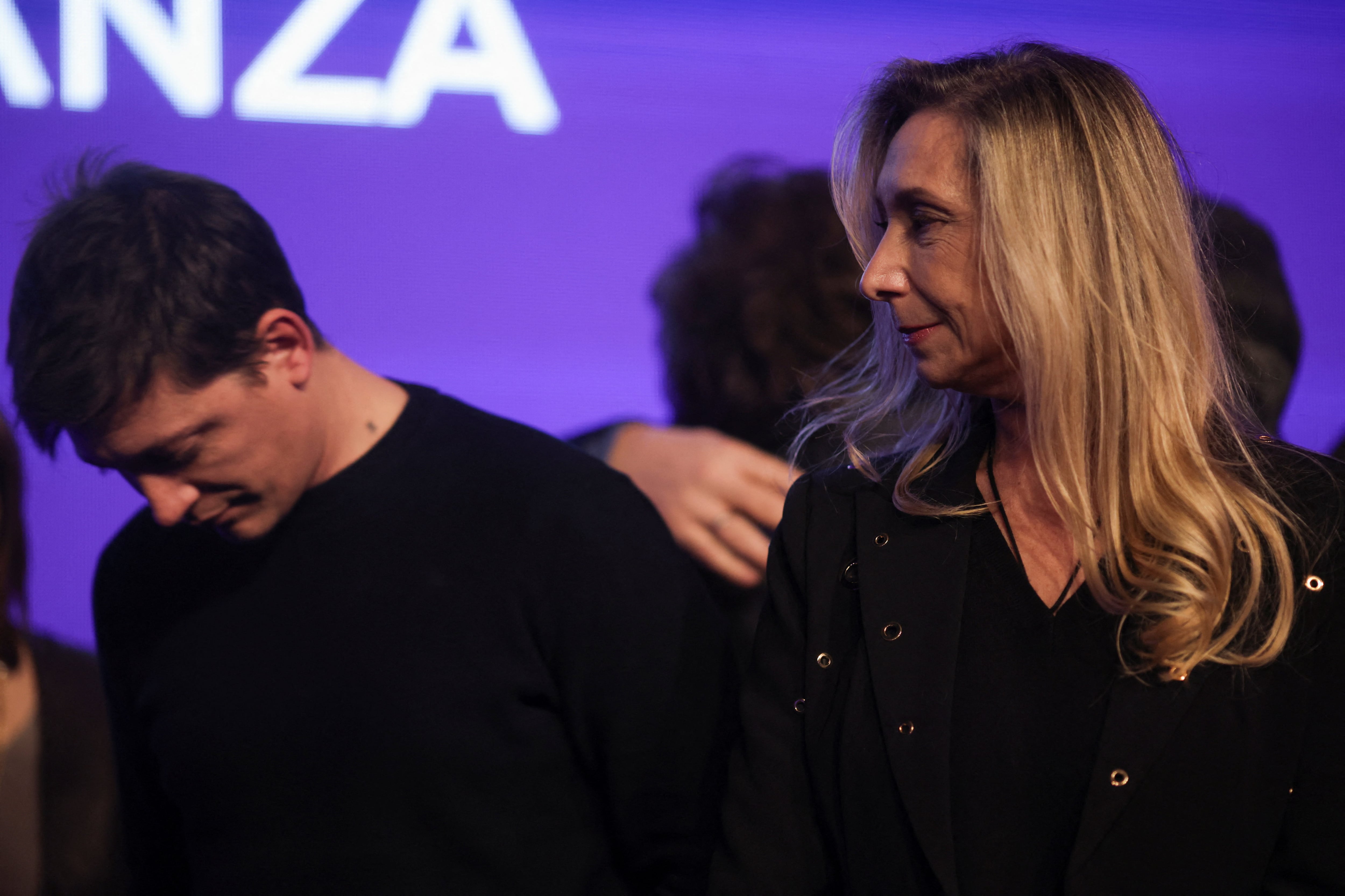 con-el-debut-de-pilar-ramirez-y-santiago-caputo-la-mesa-bonaerense-disena-la-campana-en-casa-rosada-1 Con el debut de Pilar Ramírez y Santiago Caputo, la mesa bonaerense diseña la campaña en Casa Rosada