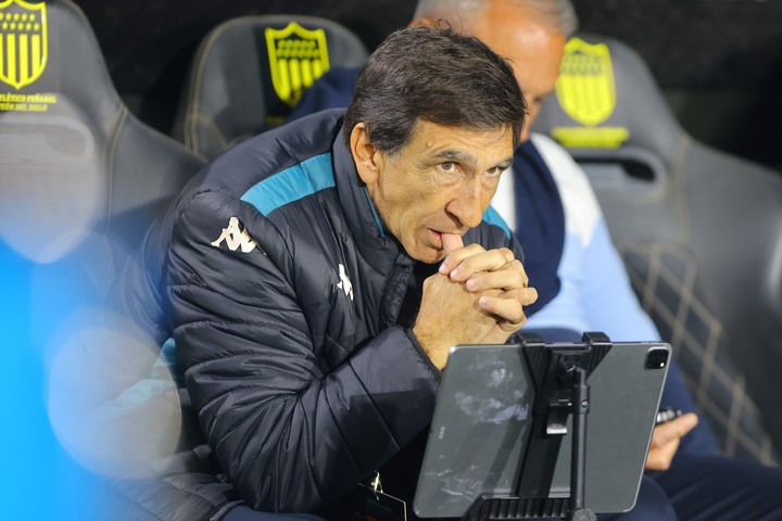 costas-analiza-cambios-tacticos-en-racing-cuales-puede-hacer-de-cara-a-san-lorenzo-1 Costas analiza cambios tácticos en Racing: ¿cuáles puede hacer de cara a San Lorenzo?