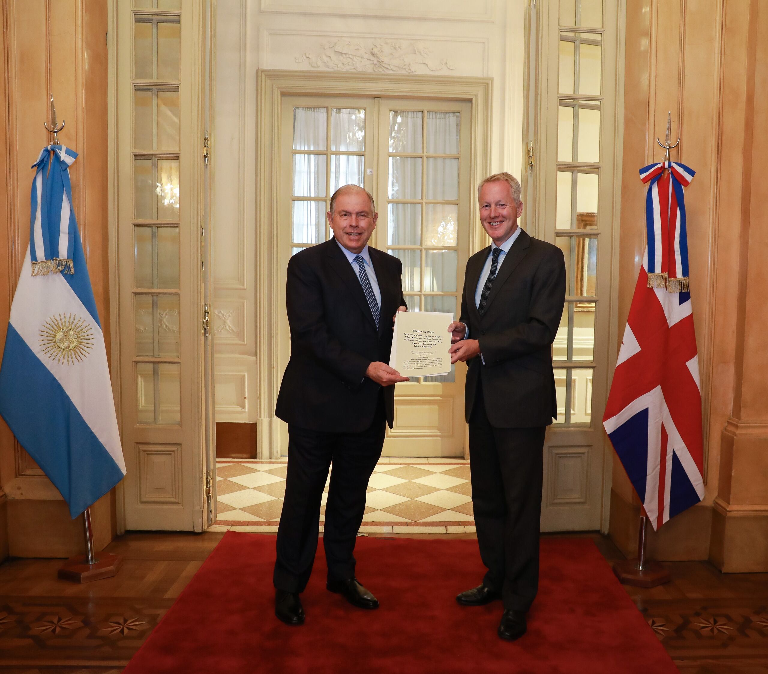 david-cairns-presento-sus-cartas-credenciales-y-asumio-como-nuevo-embajador-britanico-en-la-argentina-1 David Cairns presentó sus cartas credenciales y asumió como nuevo embajador británico en la Argentina