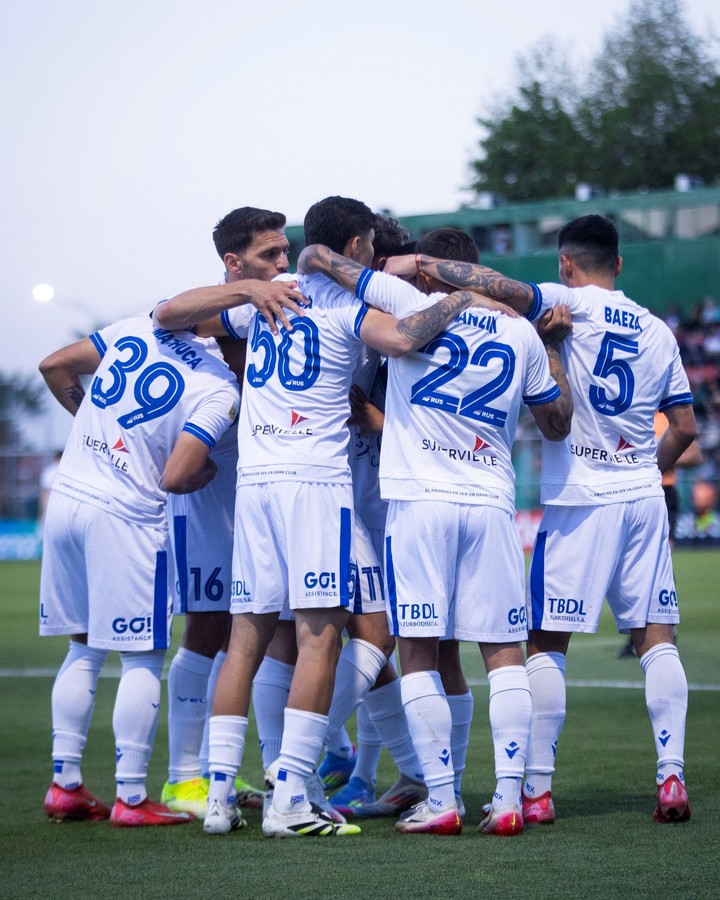 despues-de-cuatro-meses-y-con-la-camiseta-de-velez-manu-lanzini-volvio-a-convertir-1 Después de cuatro meses y con la camiseta de Vélez, Manu Lanzini volvió a convertir