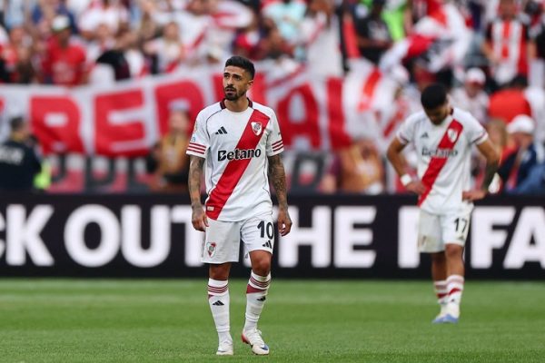 Después de cuatro meses y con la camiseta de Vélez, Manu Lanzini volvió a convertir