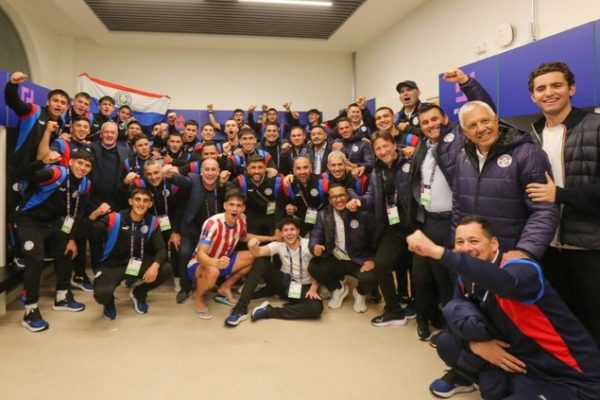 El motivacional gesto de Gustavo Alfaro con la Sub 20 de Paraguay antes del Mundial