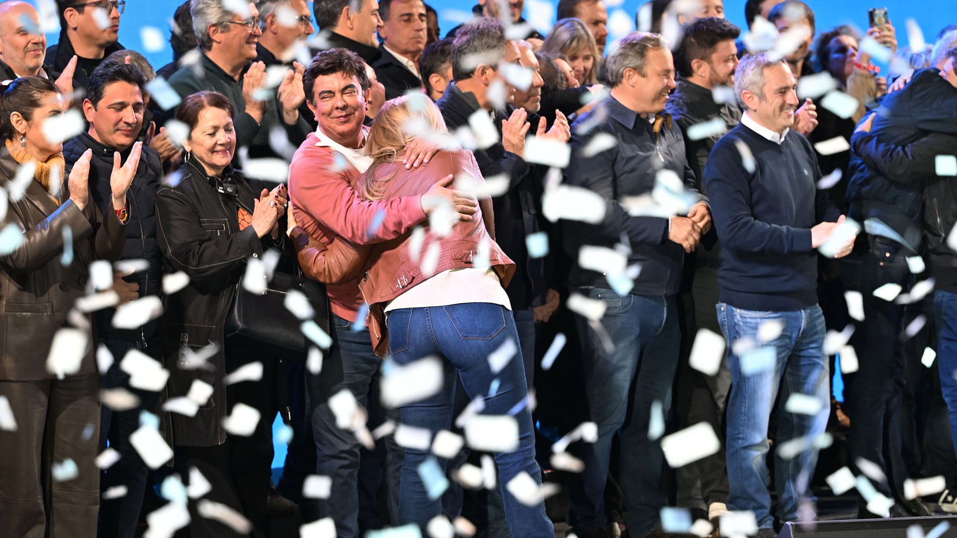kicillof-capitalizo-la-victoria-bonaerense-se-mostro-como-el-lider-del-peronismo-y-dio-un-mensaje-nacional-2 Kicillof capitalizó la victoria bonaerense, se mostró como el líder del peronismo y dio un mensaje nacional