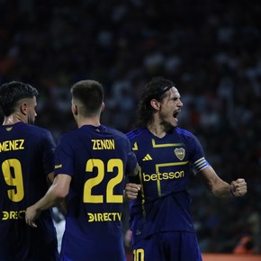 la-historia-detras-de-la-foto-el-dia-que-riquelme-le-dio-la-cinta-de-capitan-y-paredes-no-se-la-quedo-3 La historia detrás de la foto: el día que Riquelme le dio la cinta de capitán y Paredes no se la quedó
