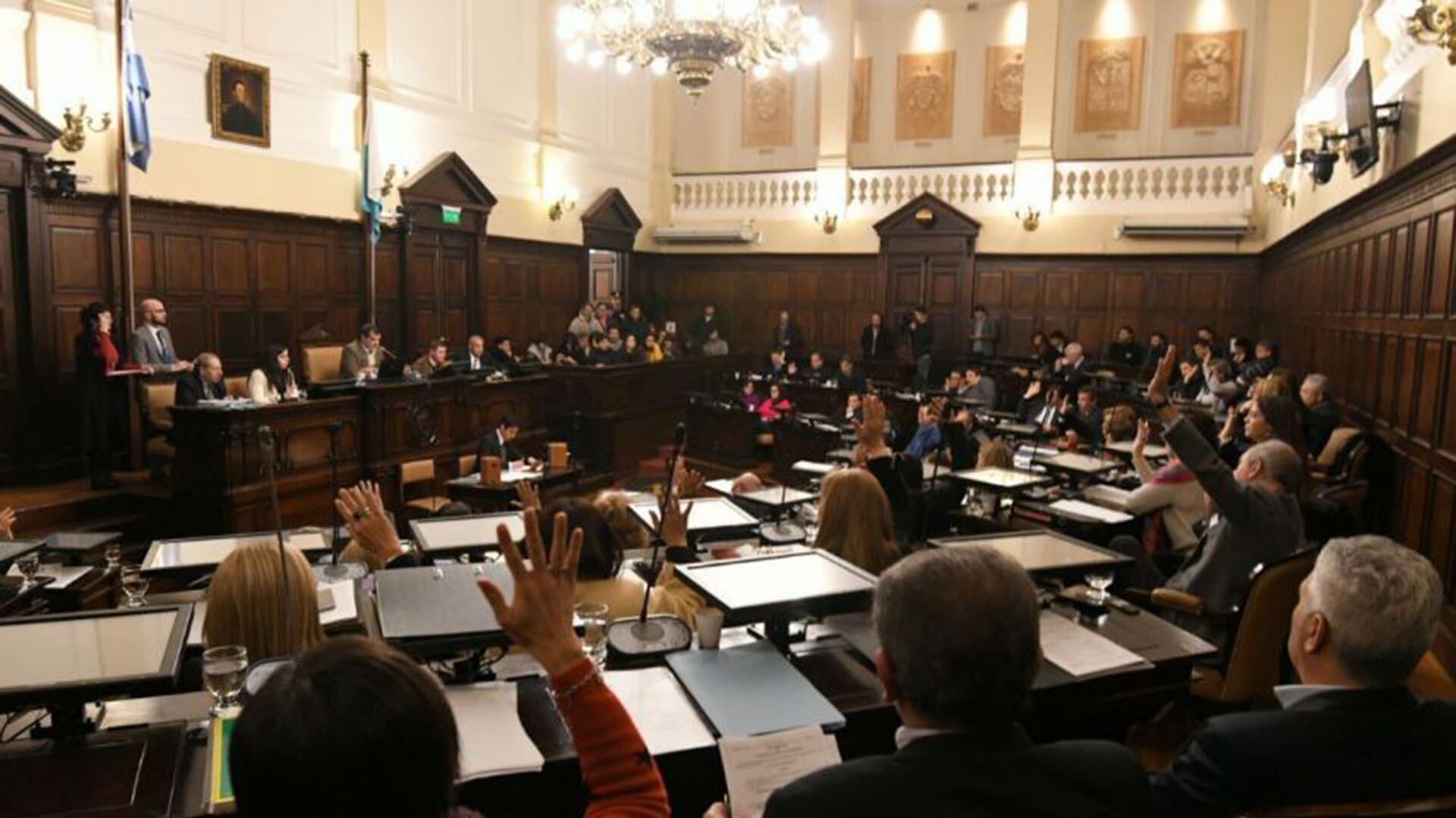 la-legislatura-de-mendoza-aprobo-una-reforma-que-regula-el-empleo-publico-como-son-los-cambios-que-se-implementaran-3 La Legislatura de Mendoza aprobó una reforma que regula el empleo público: cómo son los cambios que se implementarán
