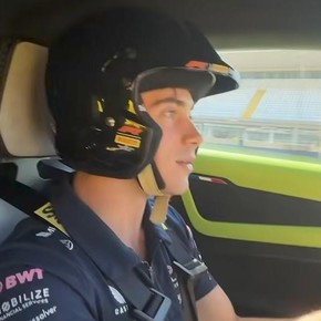 la-llamativa-razon-por-la-que-hadjar-recibio-en-monza-el-trofeo-por-un-tercer-puesto-que-logro-en-un-gp-anterior-5 La llamativa razón por la que Hadjar recibió en Monza el trofeo por un tercer puesto que logró en un GP anterior