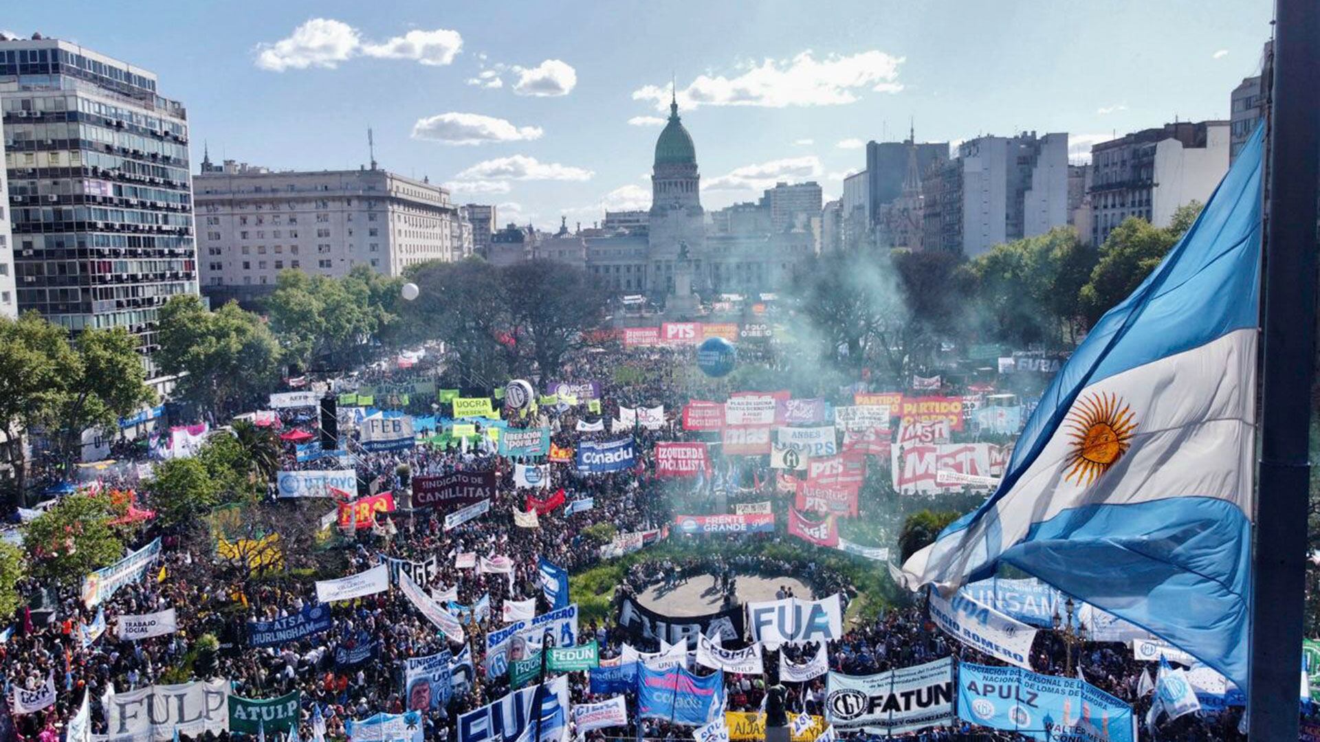 los-docentes-universitarios-realizaran-la-primera-movilizacion-contra-el-veto-de-milei-y-preparan-una-nueva-marcha-federal-1 Los docentes universitarios realizarán la primera movilización contra el veto de Milei y preparan una nueva Marcha Federal
