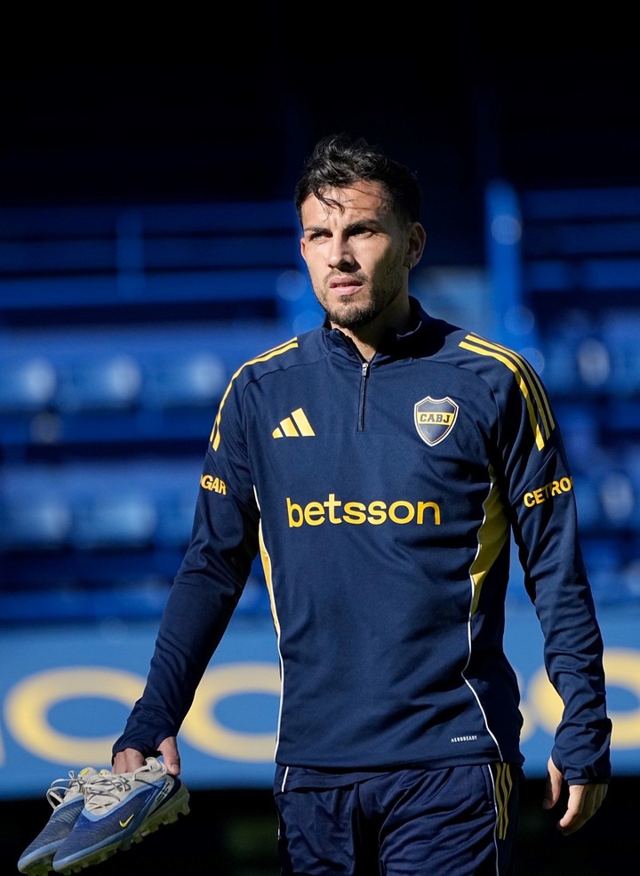 paredes-su-vuelta-a-los-entrenamientos-de-boca-con-una-visita-especial-1 Paredes: su vuelta a los entrenamientos de Boca con una visita especial