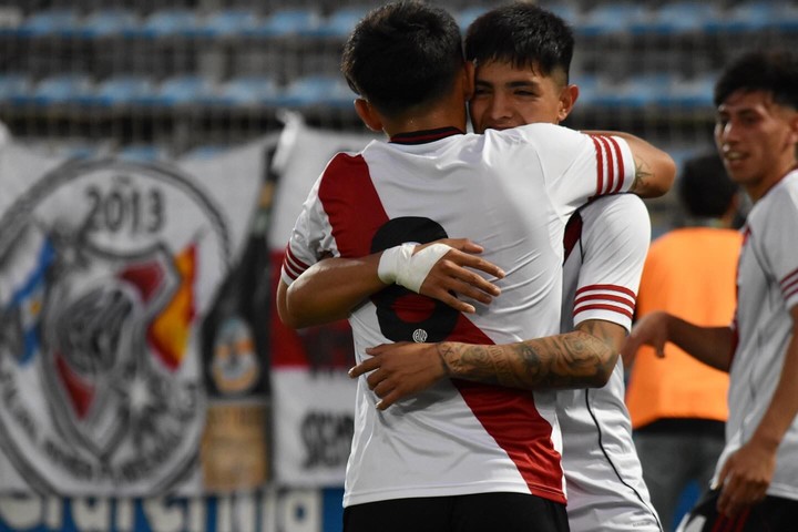 river-volvio-al-mundial-de-clubes-el-auspicioso-estreno-de-los-pibes-con-aliento-especial-2 River volvió al Mundial de Clubes: el auspicioso estreno de los pibes, con aliento especial