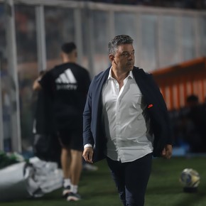 rivero-de-hay-mucho-por-mejorar-a-su-molestia-fisica-seguro-es-una-sobrecarga-1 Rivero, de "hay mucho por mejorar" a su molestia física: "Seguro es una sobrecarga"