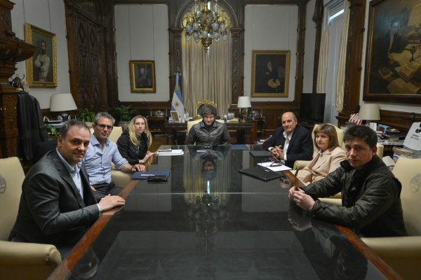 Tras posponer su viaje a EEUU, Milei encabezará una reunión de Gabinete y de la mesa política en Casa Rosada