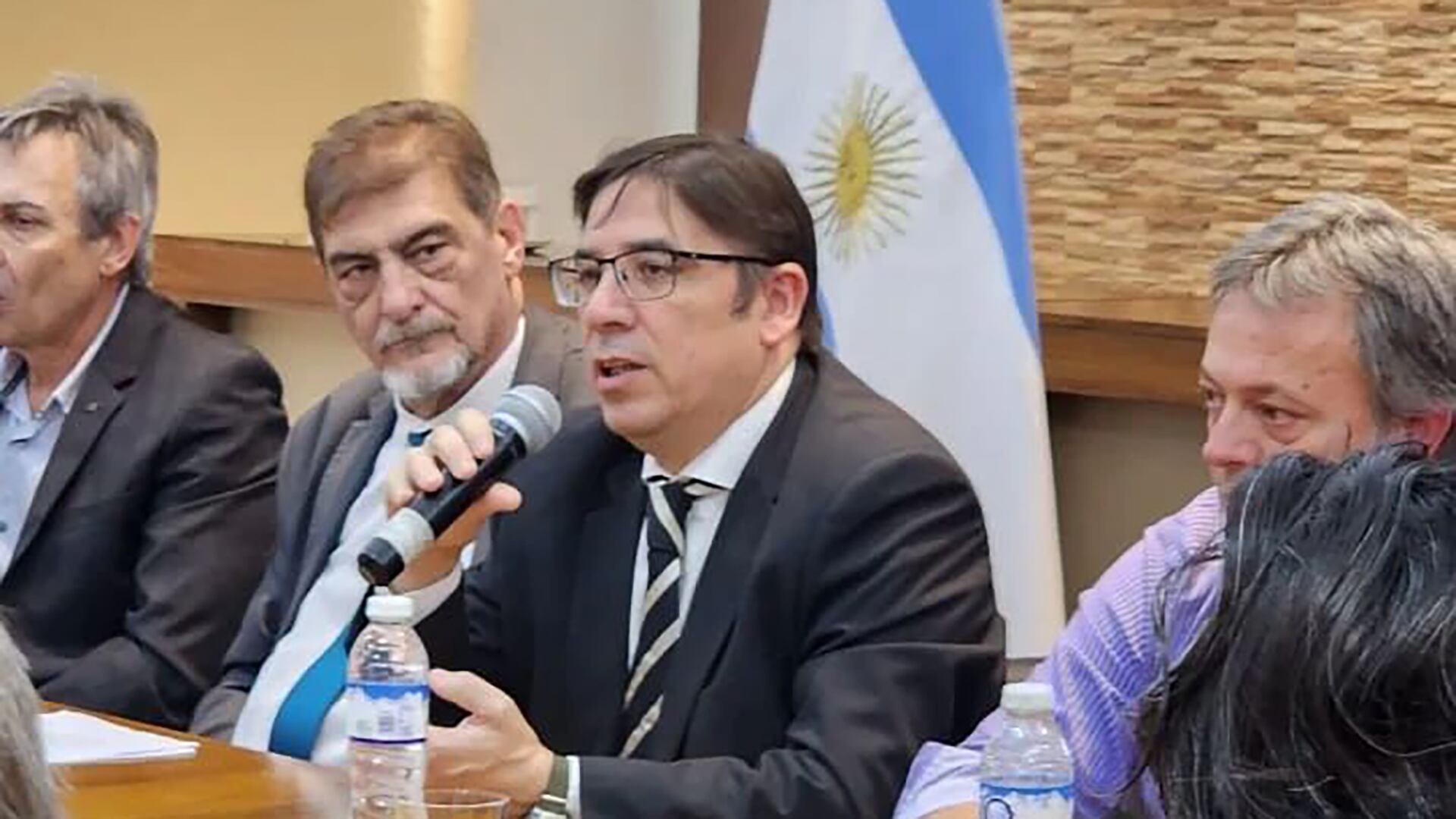 un-funcionario-dijo-que-hubo-alumnos-de-la-uba-obligados-a-asistir-a-clases-publicas-y-una-docente-le-contesto-1 Un funcionario dijo que hubo alumnos de la UBA obligados a asistir a clases públicas y una docente le contestó