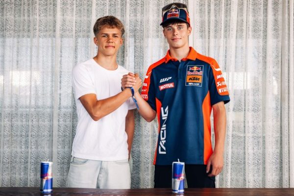 Valentín Perrone seguirá en Moto3 en 2026 y lo hará con un nuevo compañero