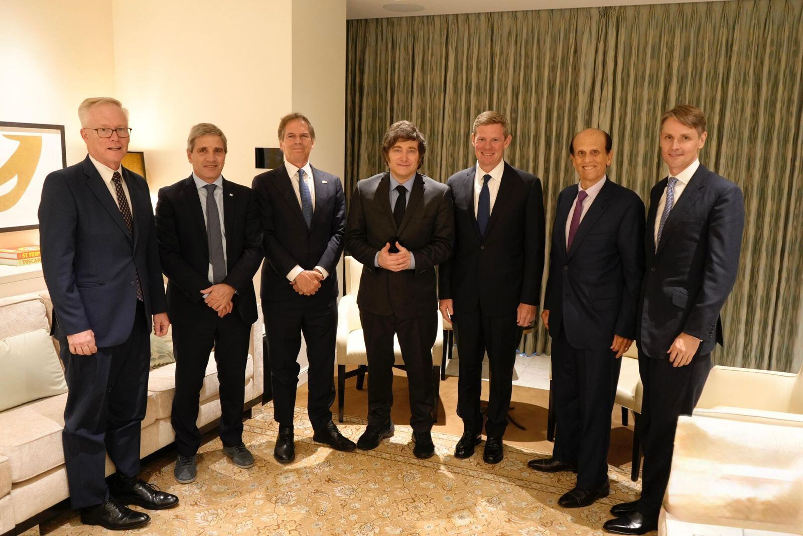 visita-a-estados-unidos-milei-ratifico-el-rumbo-del-programa-economico-ante-banqueros-y-empresarios-globales-3 Visita a Estados Unidos: Milei ratificó el rumbo del programa económico ante banqueros y empresarios globales
