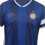 ¡Aprovechá el 28 % OFF! Camiseta D10s 1986 de Maradona oficial, la pieza conmemorativa para fanáticos del Diego