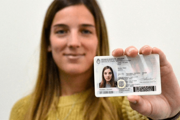 Cambiar el apellido paterno en Argentina: cómo es el trámite y en qué casos se aprueba