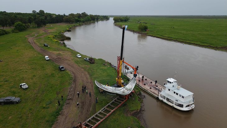 comenzo-la-etapa-final-de-la-restauracion-de-la-floralis-generica-con-un-megaoperativo-por-rio-y-tierra-3 Comenzó la etapa final de la restauración de la Floralis Genérica con un megaoperativo por rio y tierra