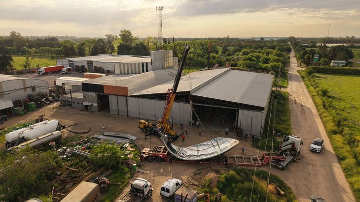 comenzo-la-etapa-final-de-la-restauracion-de-la-floralis-generica-con-un-megaoperativo-por-rio-y-tierra-4 Comenzó la etapa final de la restauración de la Floralis Genérica con un megaoperativo por rio y tierra