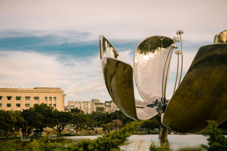 comenzo-la-etapa-final-de-la-restauracion-de-la-floralis-generica-con-un-megaoperativo-por-rio-y-tierra-5 Comenzó la etapa final de la restauración de la Floralis Genérica con un megaoperativo por rio y tierra
