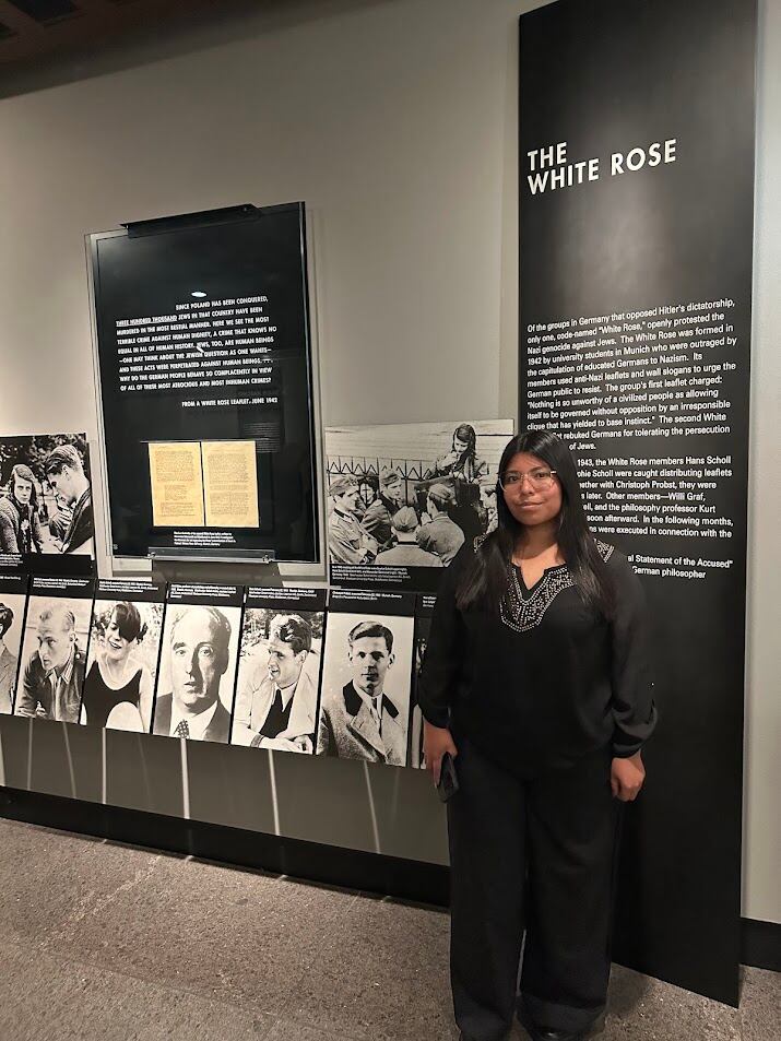 desde-jujuy-a-estados-unidos-el-largo-viaje-que-hicieron-una-alumna-y-su-profesora-para-aprender-sobre-el-holocausto-y-enfrentar-la-discriminacion-3 Desde Jujuy a Estados Unidos: el largo viaje que hicieron una alumna y su profesora para aprender sobre el holocausto y enfrentar la discriminación