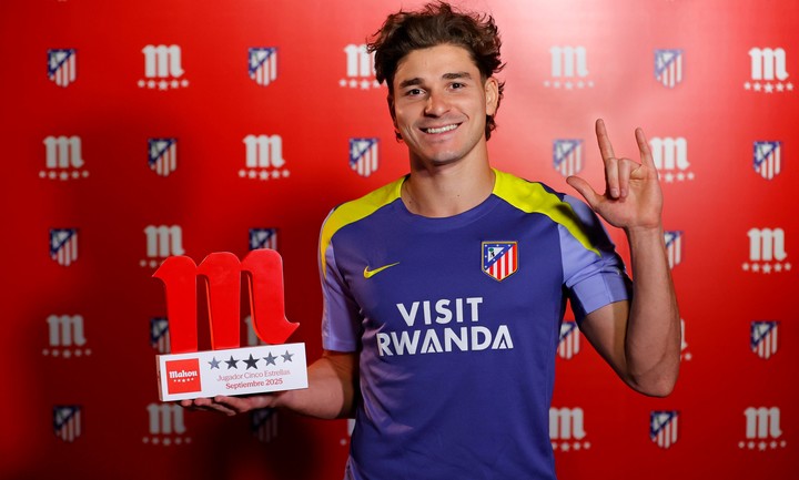 el-jugador-del-barcelona-que-contrataria-a-julian-alvarez-1 El jugador del Barcelona que contrataría a Julián Álvarez