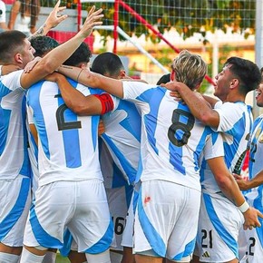 el-juvenil-que-debuto-en-rosario-central-contra-river-y-fue-recibido-por-una-multitud-en-su-barrio-1 El juvenil que debutó en Rosario Central contra River y fue recibido por una multitud en su barrio