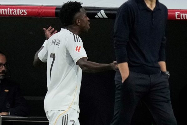 El pedido de disculpas de Vinicius por su enojo en el Clásico: «A veces la pasión me gana»