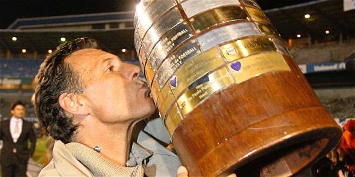 el-uno-por-uno-de-los-clubes-y-los-titulos-de-la-carrera-de-miguel-russo-como-dt-8 El uno por uno de los clubes y los títulos de la carrera de Miguel Russo como DT