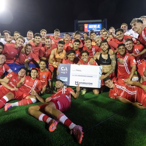 en-cueros-el-jugador-de-la-liga-profesional-que-fue-a-alentar-a-argentinos-juniors-3 En cueros, el jugador de la Liga Profesional que fue a alentar a Argentinos Juniors