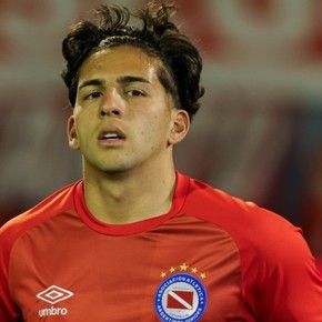 en-cueros-el-jugador-de-la-liga-profesional-que-fue-a-alentar-a-argentinos-juniors-5 En cueros, el jugador de la Liga Profesional que fue a alentar a Argentinos Juniors