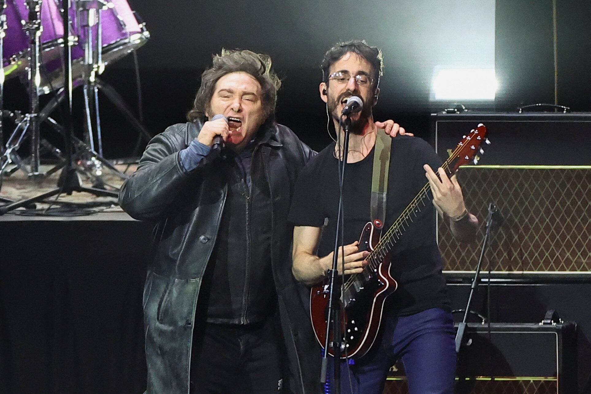 extenso-show-musical-y-un-mensaje-a-la-interna-javier-milei-busco-relanzar-la-campana-tras-la-salida-de-espert-4 Extenso show musical y un mensaje a la interna: Javier Milei buscó relanzar la campaña tras la salida de Espert