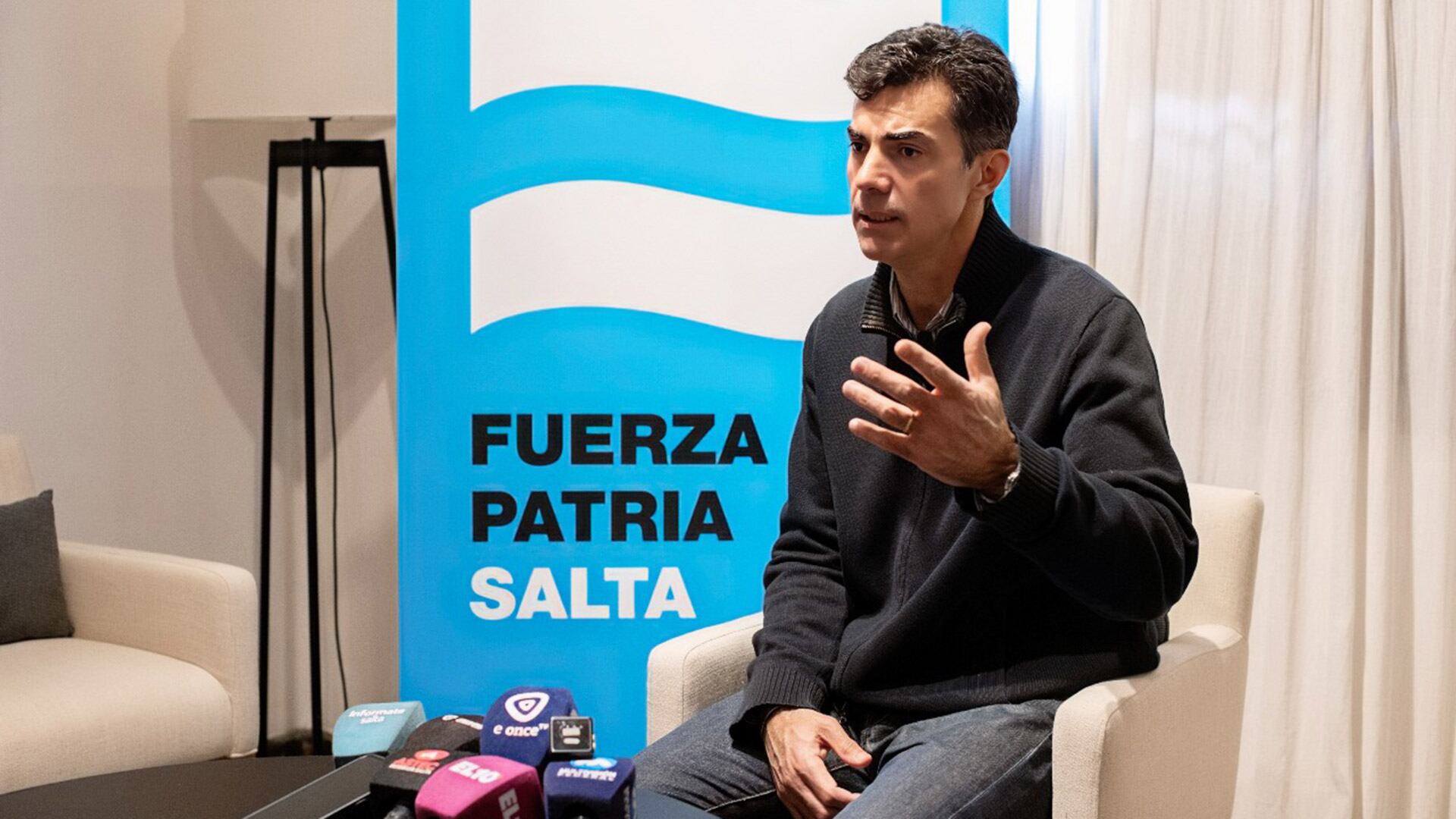 flavia-royon-argentina-necesita-senadores-que-defiendan-sus-provincias-no-levanta-manos-por-orden-del-gobierno-3 Flavia Royón: “Argentina necesita senadores que defiendan sus provincias, no levanta-manos por orden del Gobierno”