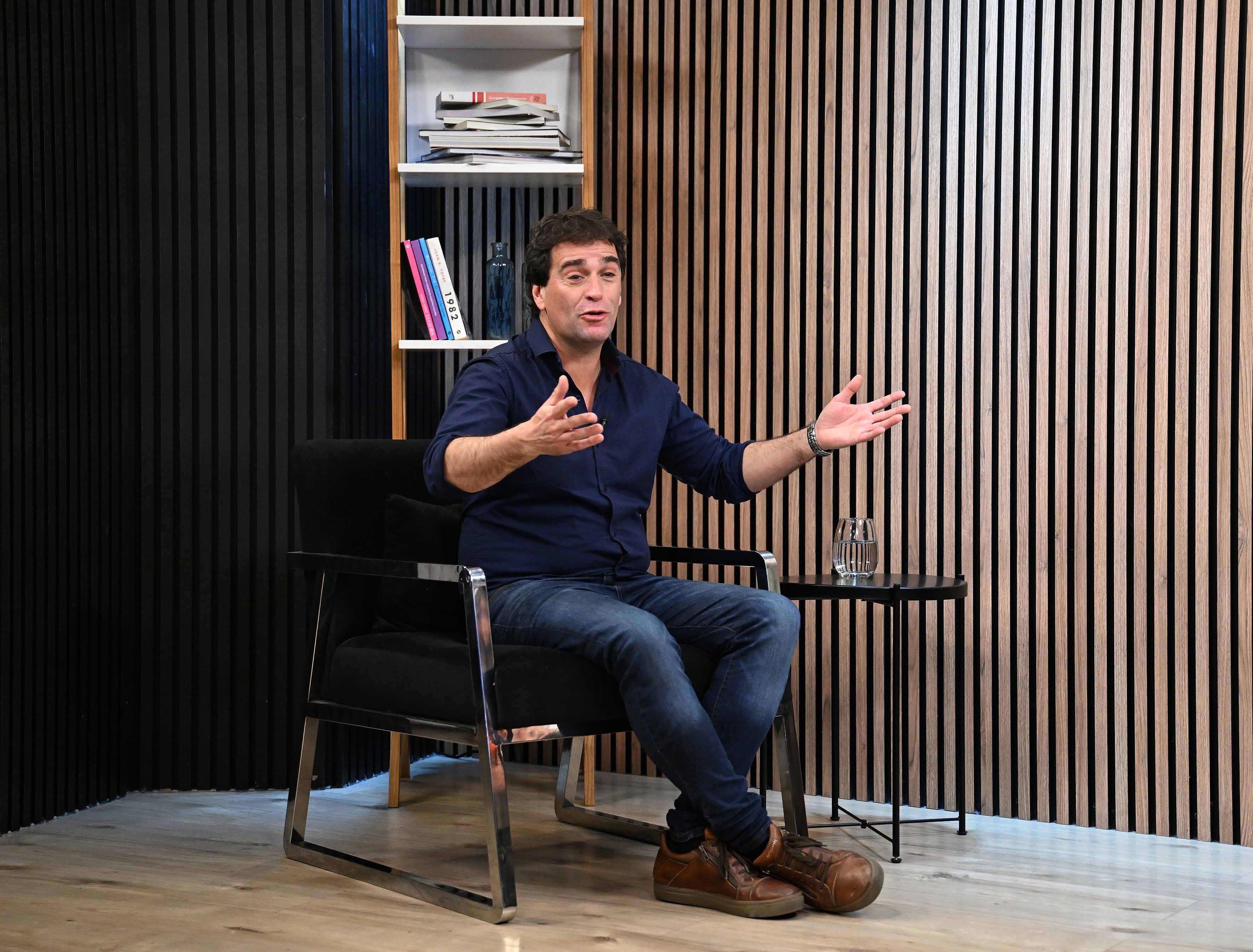 gabriel-solano-en-la-entrevista-informal-el-pibe-que-roba-en-una-esquina-es-victima-y-victimario-a-la-vez-7 Gabriel Solano, en La Entrevista Informal: “El pibe que roba en una esquina es víctima y victimario a la vez”